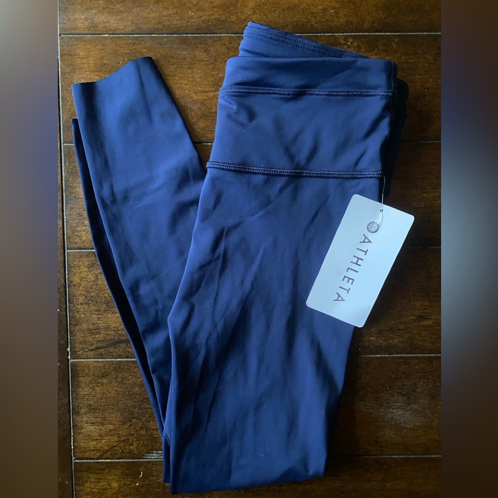 Athleta Accelerate 7/8 Tight in Deep Blue